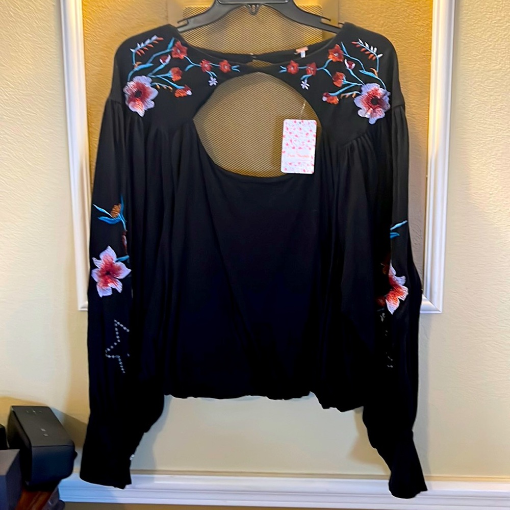 NWT- Free People embroidered top size Large